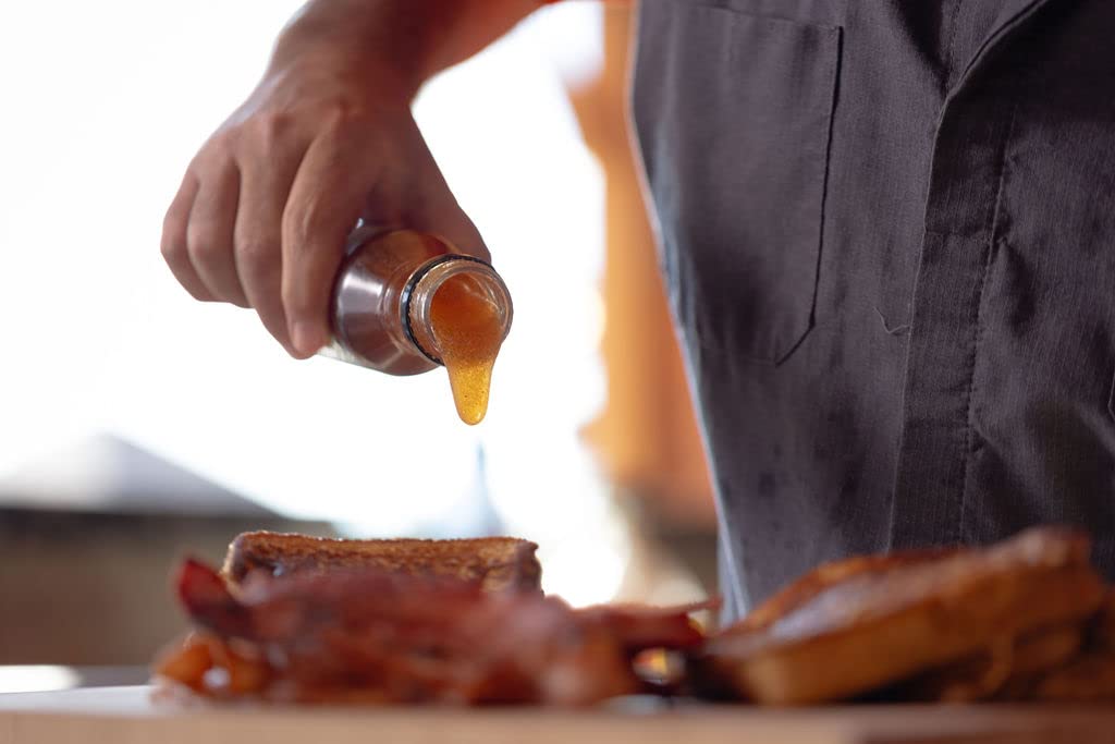 Kosmos Q Maple spirit-inspired flavor BBQ Glaze  Sweet & Sticky BBQ Sauce for Ribs  Chicken  Pork  or Brisket  Competition-Ready Barbecue Glaze with Real Maple Syrup & Kentucky spirit-inspired flavor  American Made  15.5 Oz Bottle