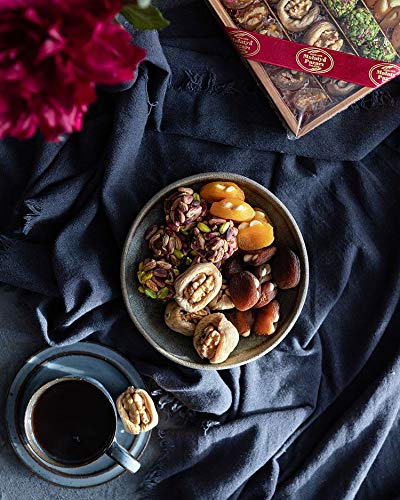 Premium Natural Dried Fruits And Nuts Basket Gourmet Snack Arrangement For Gift And You (800 Gr/28.2 Oz)