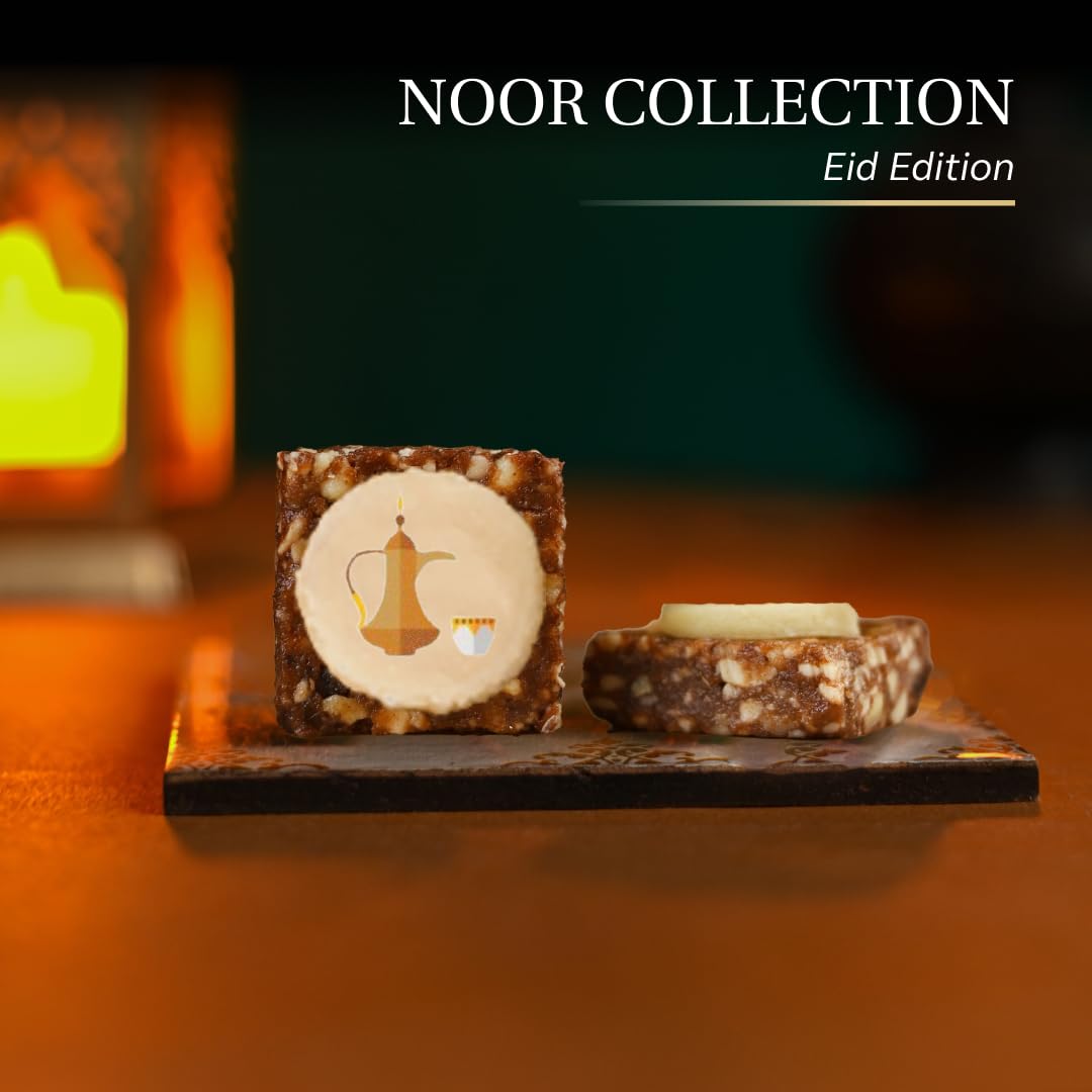 Laumiere Gourmet Fruits - Noor Collection [Eid Edition] - Rectangle (24 Pcs) - Halal Dried Fruits And Nuts Basket - Medjool Date
