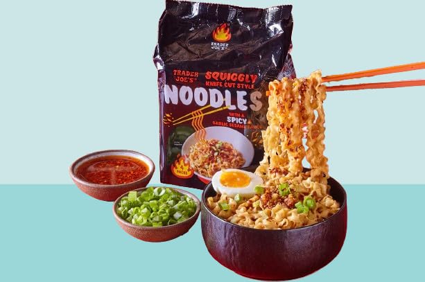 Trader Joes Spicy Squiggly cutting too Cut Noodles with Garlic Sauce, 15.9 oz - 1 Pack