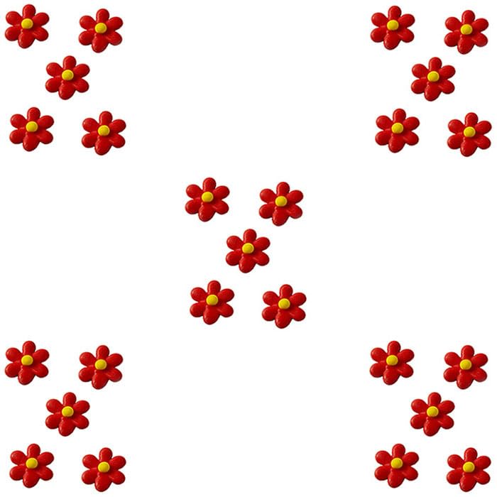 OCREME 6-Petal Royal Icing Sugar Flower Decorations Set of 25 - 3/4 Inch Red - Perfect for Cake Decorating, Cupcake Toppers