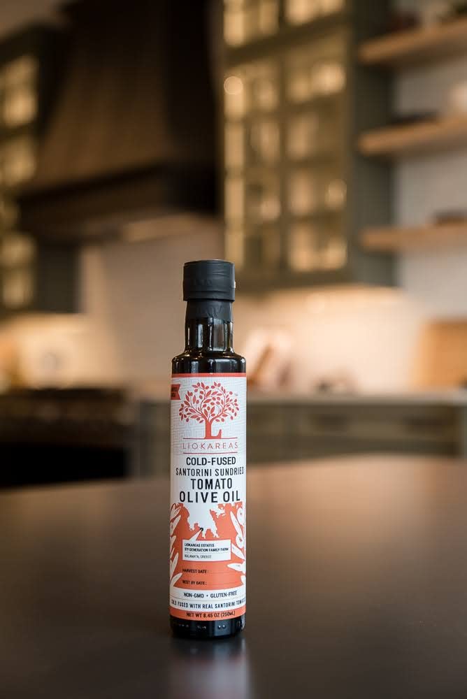 Liokareas Sun-Dried Tomato Olive Oil - Greek Extra Virgin - Cold Pressed - 23.9 cm - Organic - Non-GMO - Model Z250TOMATO