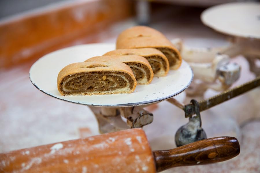 Easter - Hungarian Nut Roll - Nut (Over 1.5 Lbs)