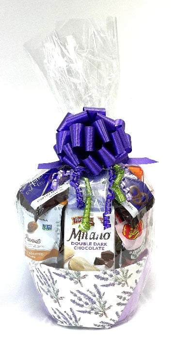 Jenny's Small Classic Gift Basket - Gourmet Snacks & Treats - Best Seller