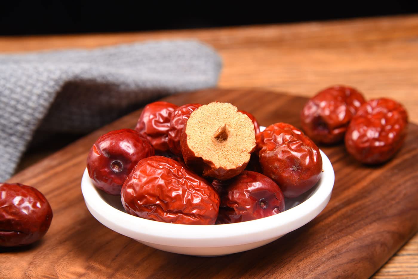 ULTHMOK Premium Jujube Red Dates 1LB - Selected Dried Fruit, Big & Delicious, 100% Natural ??