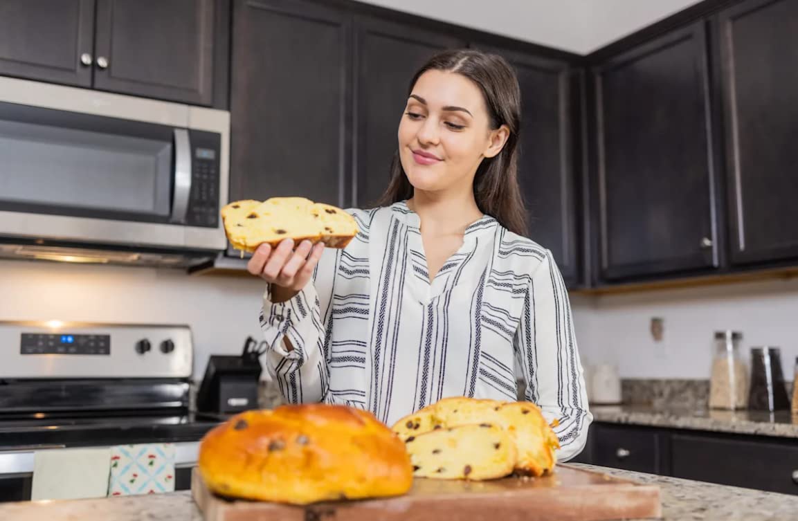 Sterns Bakery Raisin Challah Bread - 16 Ounce, Braided, Traditional for Holiday or Shabbat Table