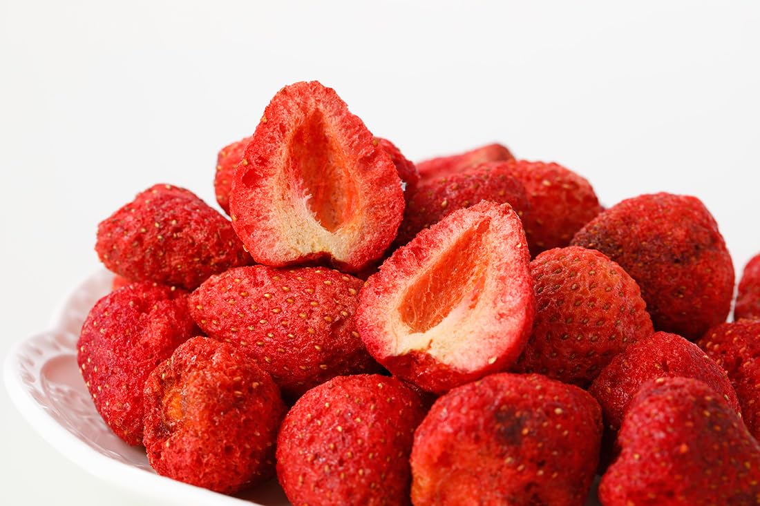 Premium Freeze Dried Strawberries 4 Oz/114g,Whole Big Frozen Dried strawberry,100% Natural,No Additives .