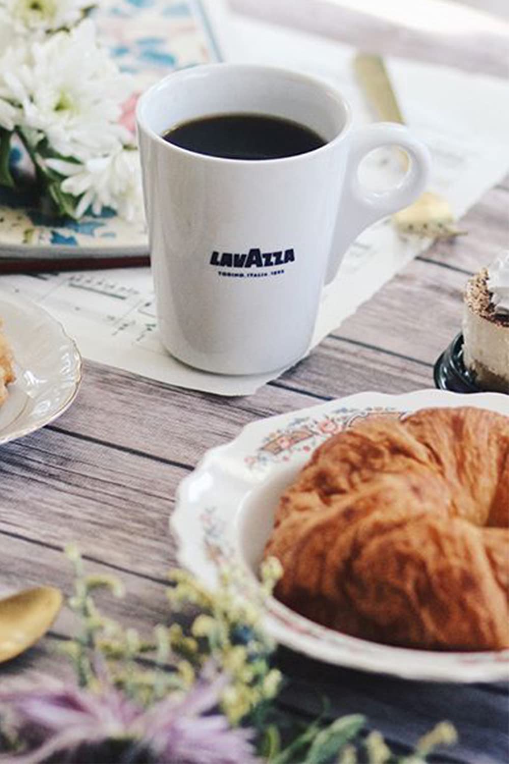 Lavazza ¡Tierra! Colombia 100% Arabica-Filter Authentic Italian, Blended And Roated In Italy, Fruity Aroma With A Balanced Body-Filter Resulting In Notes Of Grapefruit, Red Fruits, Bergamot & Honey