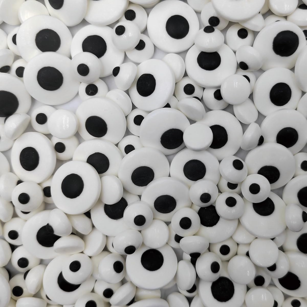 2 Bottles Candy Eyes Eyeballs - Cake Cupcake Toppers - Edible Baking Decorations for Cupcakes, Cakes, Cookies - Halloween, Chris