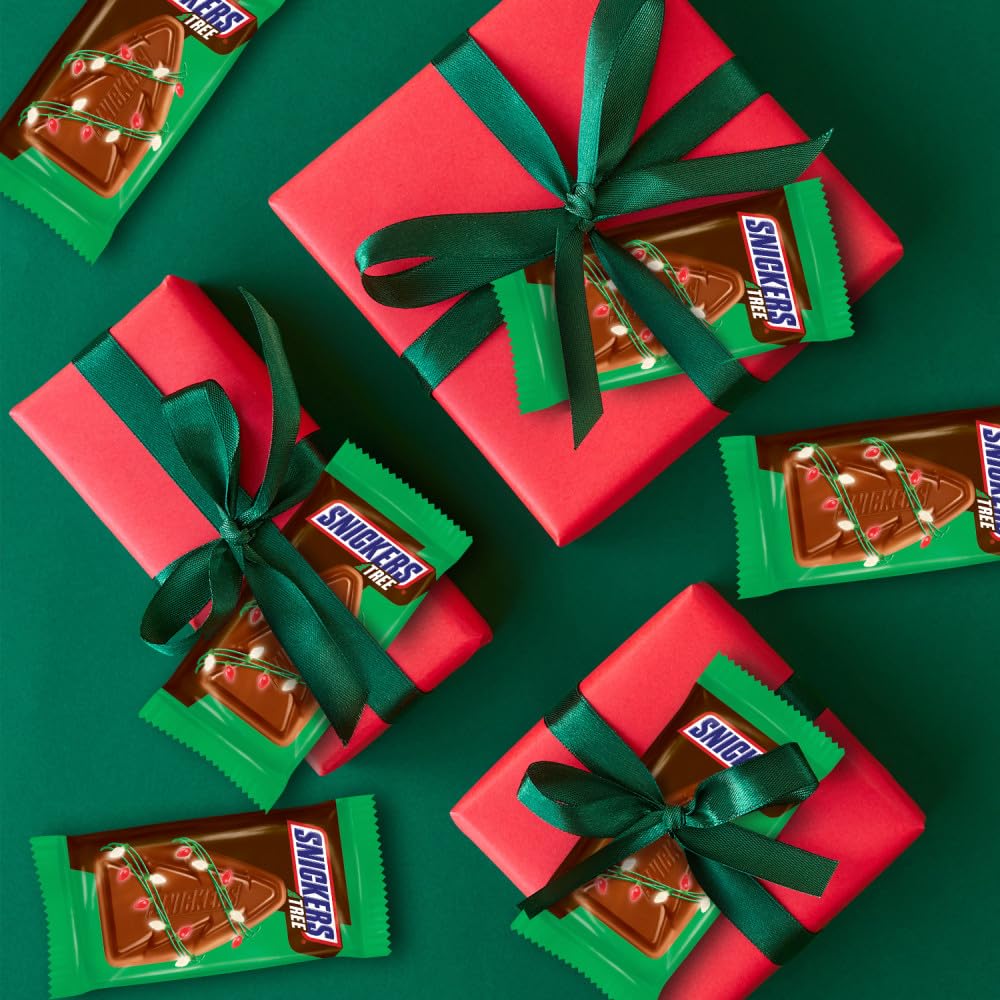 Mars SNICKERS Christmas Chocolate Candy Bars, Milk Chocolate, Full Size, Brown, Individually Wrapped, 6 Count