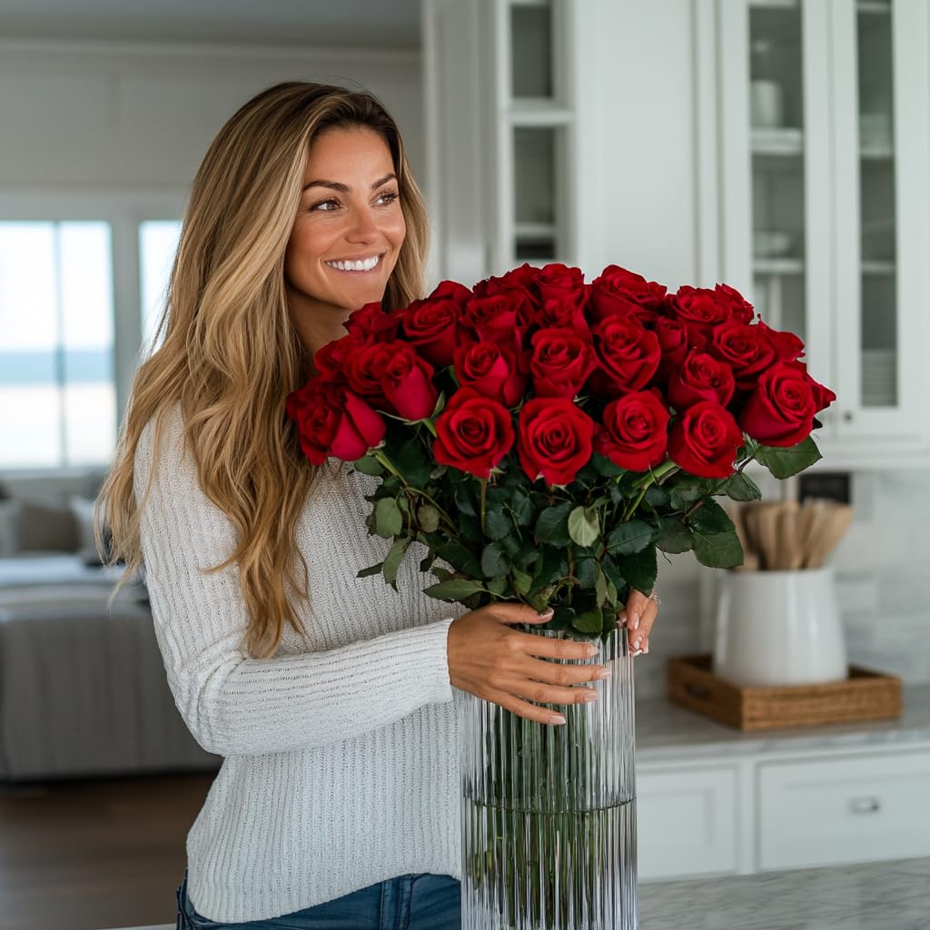 GlobalRose 100 Red Roses Bouquet - Responsibly Sourced Roses Fresh Flowers - Hand-Picked Flowers Fresh Bouquet for Mothers Day  Birthday & Special Occasions (4 Bunches of 25 Stems)