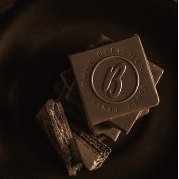 Bahlsen First Class Dark Cookies (1 Box) - Hazelnut Wafers Covered In Rich Dark European Chocolate - 4.4 Oz Box