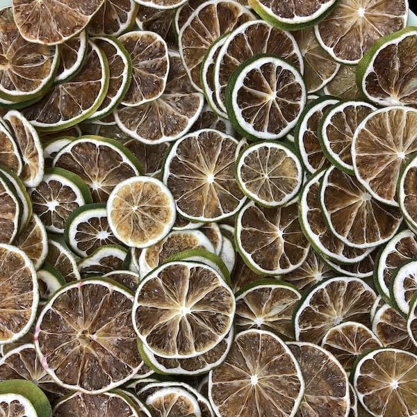 Dehydrated Dried Lime Slices Wheels | 50 + Servings Approx. | 100% Natural No Added Sugars | Cocktails, Wreath Making, Tea, Cakes, Garnish Decoration | Limes For Cocktails | Pet Jar |4.9 Oz, 140 Grams