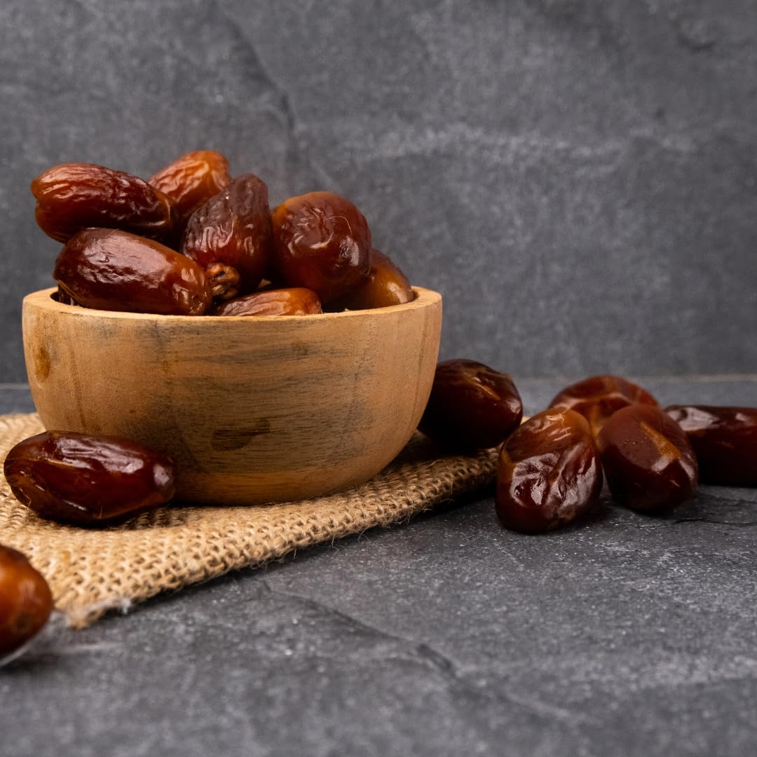 Premium Khudri Saudi Dates (2.2 Lb) - Fresh, Nutrient-Rich, High In Antioxidants & Fiber - Whole Dates From Saudi Arabia - Entaj