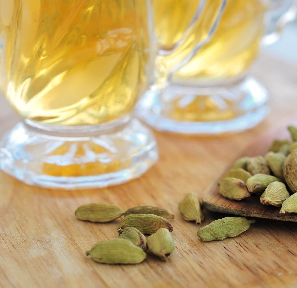 Ahmad Tea Green Tea Teabags, Cardamom Flavor, 100 Count, Caffeinated, Sugar-Free, Model 1752