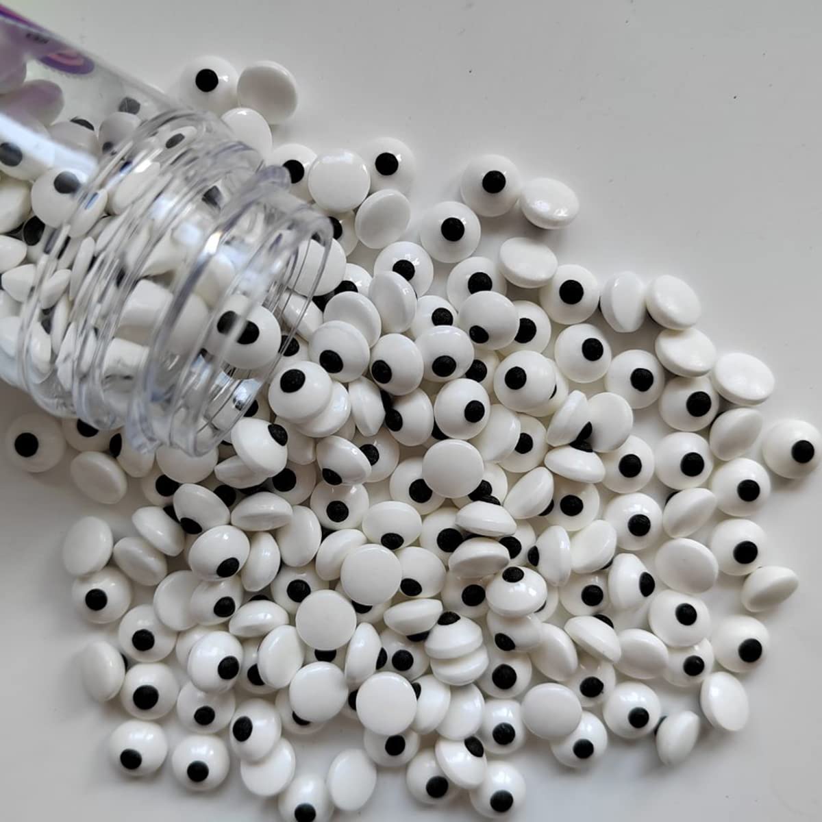 1 Bottle Candy Eyes Eyeballs - Cake Cupcake Toppers - Edible Baking Decorations For Cupcakes, Cakes, Cookies - Halloween, Christ