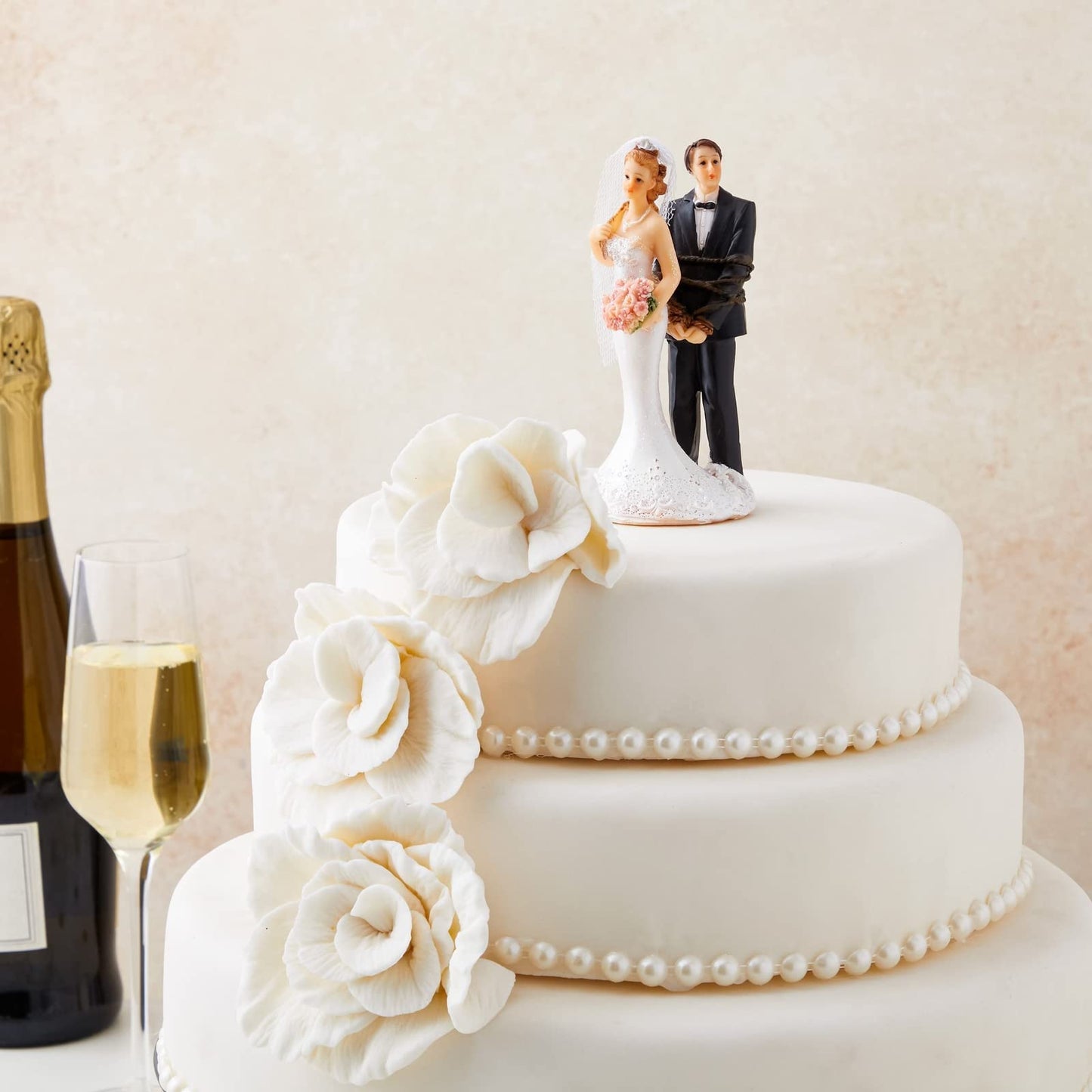 Juvale Funny Wedding Cake Topper, Bride Tied Up Groom Couple Figurine Decorations (2.6 X 4.6 X 2.3 In)