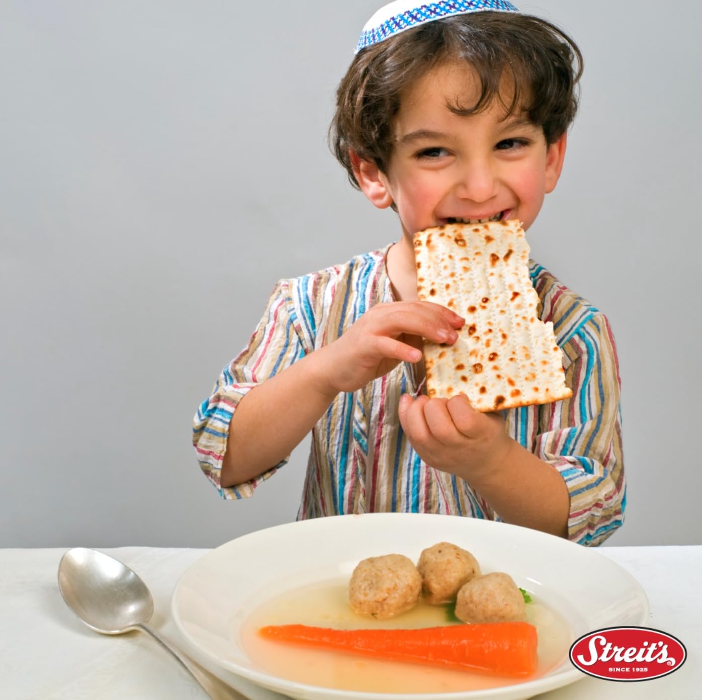 Streits Moonstrips Onion & Poppy Matzo - Thin & Crispy, Non-GMO, Low Sodium, Low Fat, Vegan, Family Owned, Kosher Certified (11