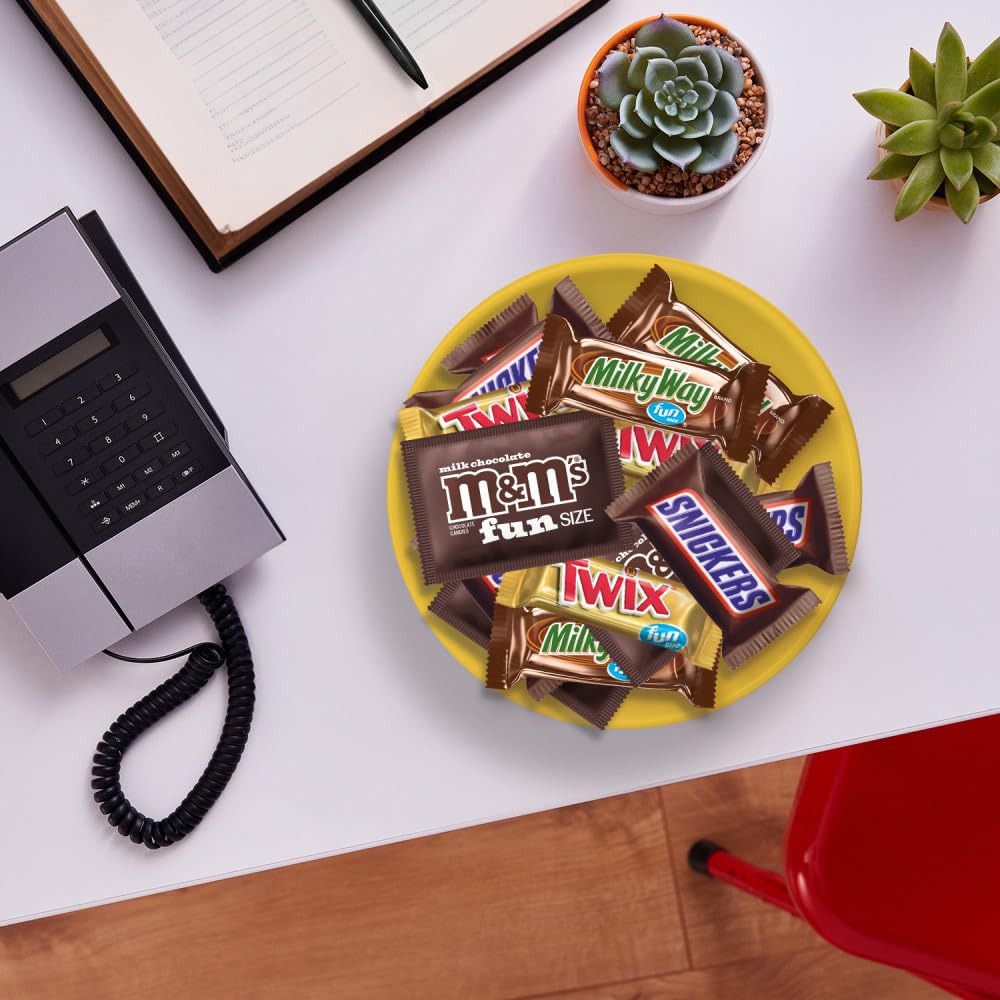 Mars Snickers, M&M'S Milk Chocolate, Milky Way & Twix Fun Size Chocolate Candy Variety Pack, 75 Ct Bulk Bag