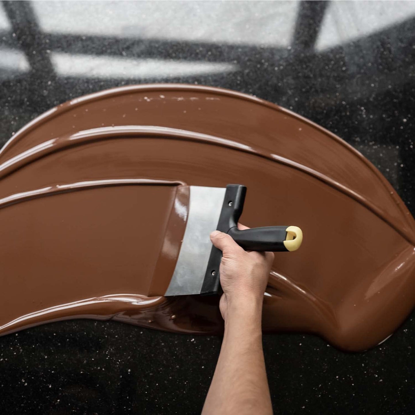 Valrhona Enhanced French Baking Milk Chocolate Discs (Feves). Caramelia 36% Cacao. Creamy, Caramel, Salted Butter Notes. Easy Melt-Tempering. Milky, Balanced. Luscious Frosting, Sauces 250G (Pack Of 1)