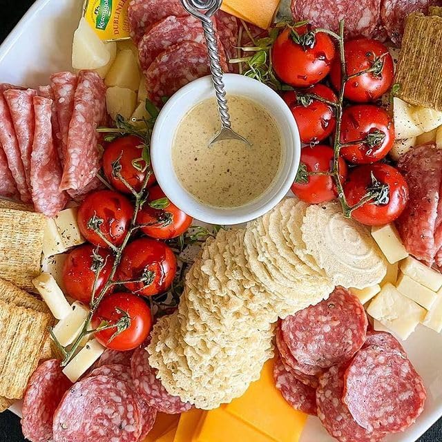 34 Degrees Sesame Crisps | Light & Crunchy Thin Crackers For Charcuterie, Cheese Boards & Entertaining, 6 Pack (4.5Oz Each)