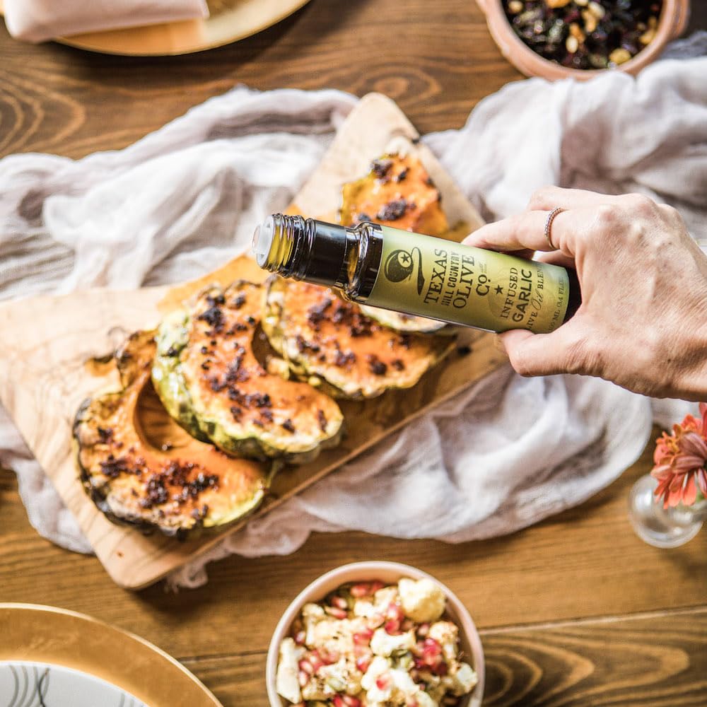 Texas Hill Country Olive Co Garlic Infused Olive Oil - Cold Pressed Gourmet EVOO - 8.5 oz - No Artificial Flavors or Added Sugar