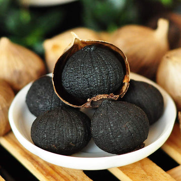 Black Garlic Organic,(100G 6-8 Heads in Pot) Premium Quality,Antioxidant,Healthy and Natural Energizer,Sealed Package,Delicious 