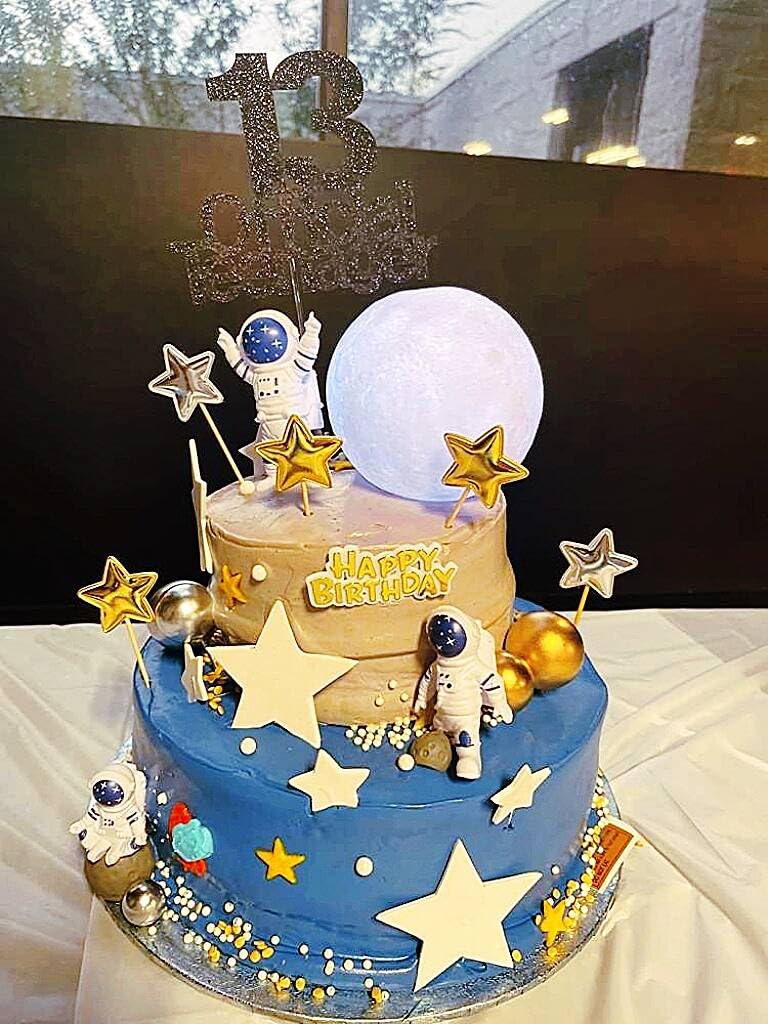 Cake Topper For Kids Astronaut Space Birthday Cake Decoration, 3D Soft Light Moon Outer Space Cake Topper For Party Supply, Led