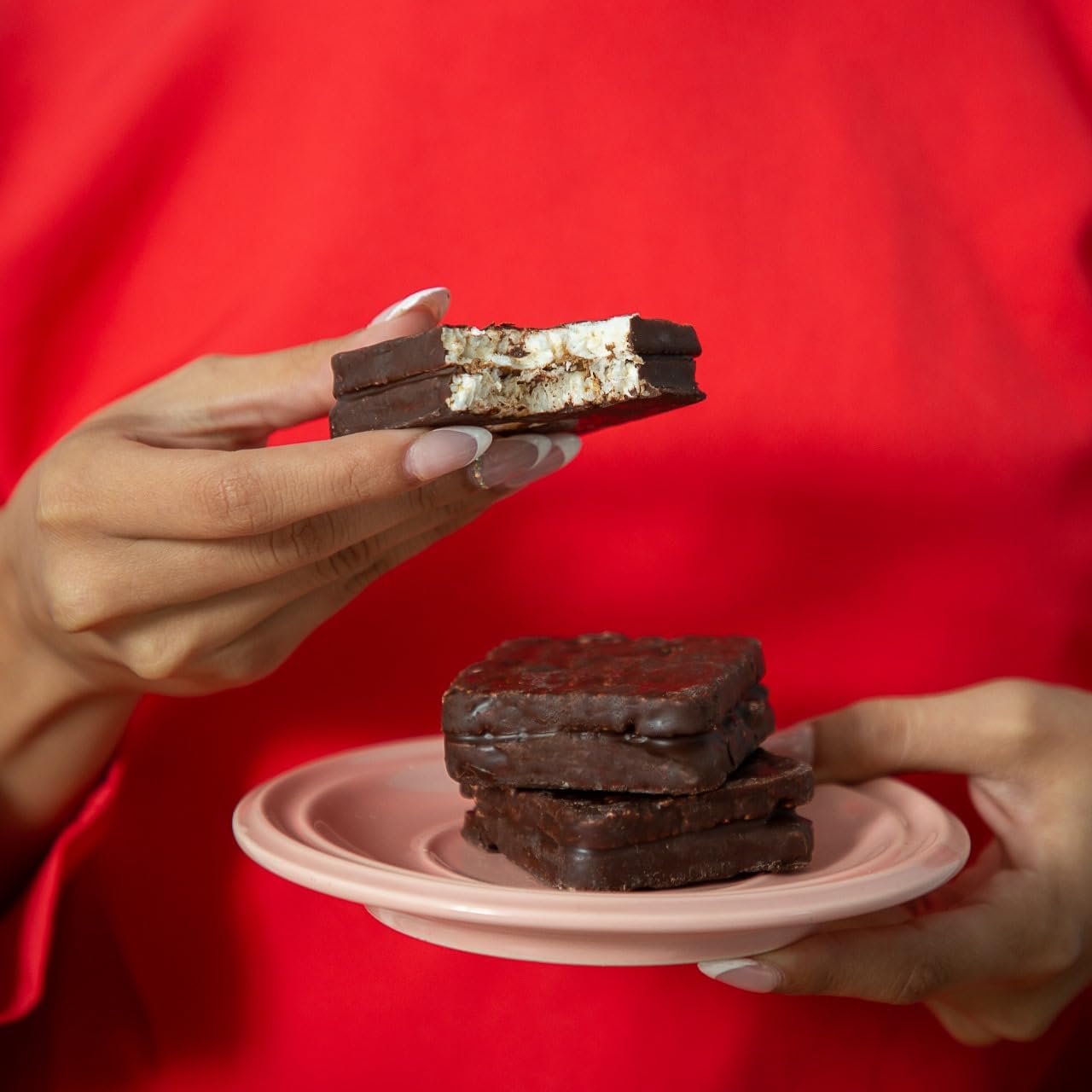 Deluxe & Bla Bla Delicious Crispy Rice Cake Sandwichs Filled With Dulce De Leche And Coated With Dark Chocolate (Alfajor) Kosher