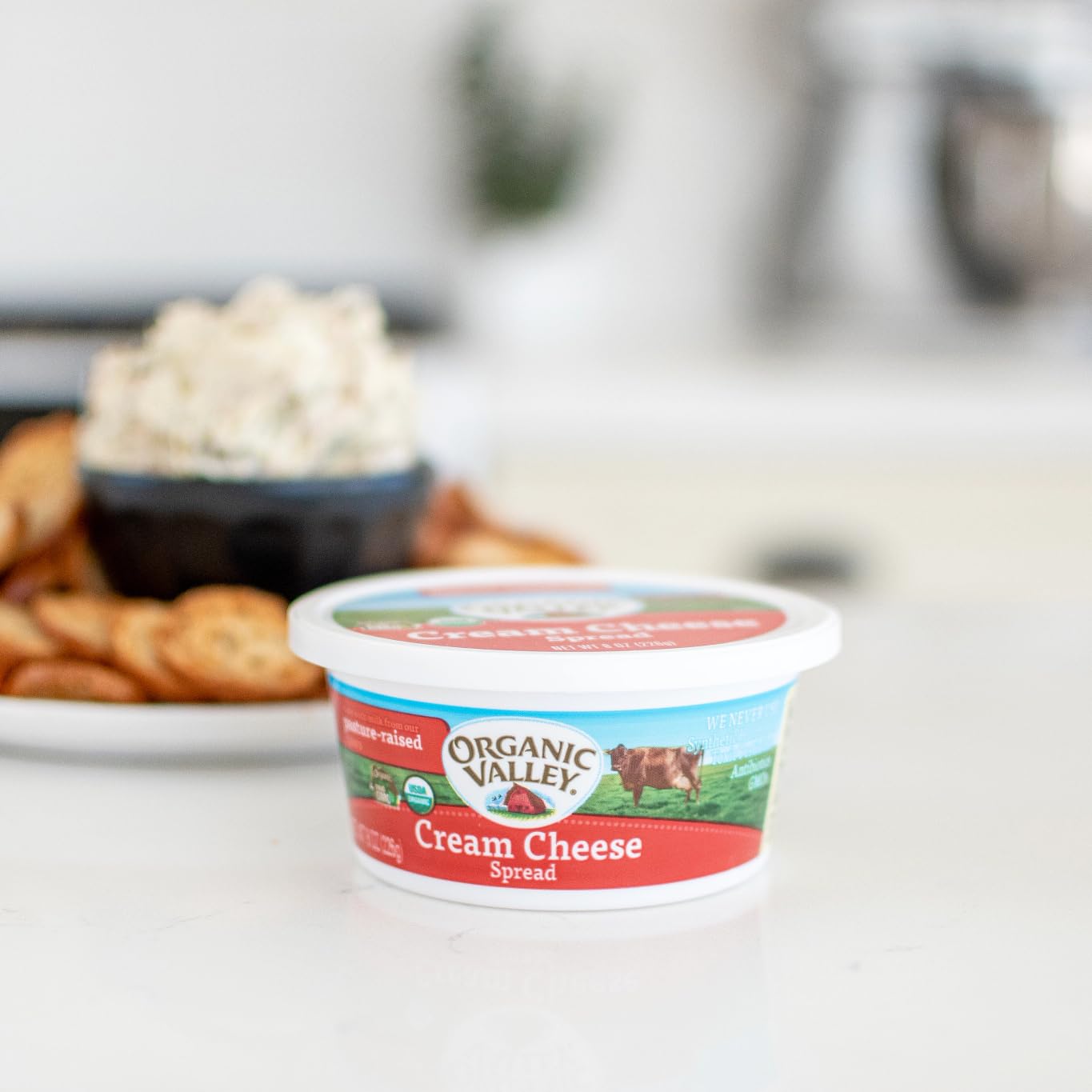 Organic Valley Cream Cheese Spread in Tub, Cows Milk, Non GMO, Halal, Kosher, 8 Ounces (Pack of 12)