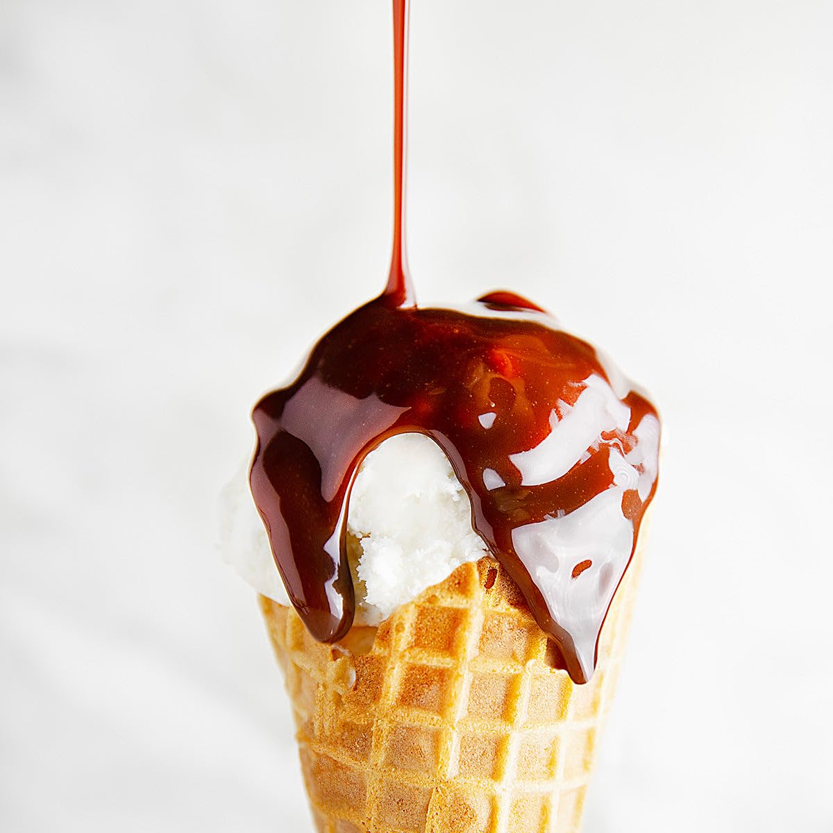 Sanders Milk Chocolate Hot Fudge Topping 10oz Jar (3-Pack) - Gluten-Free Ice Cream Sauce for Cakes & Desserts - Premium Quality