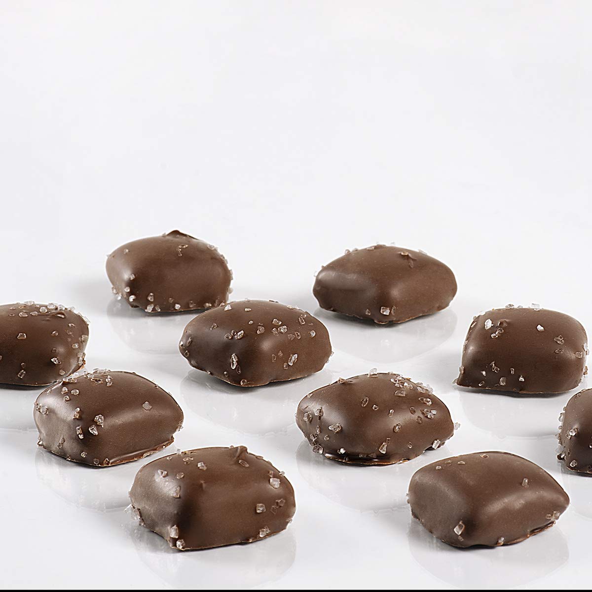 Sanders Milk Chocolate Sea Salt Caramels, Kettle Cooked, 28 oz Gift Tub, Milk Chocolate Caramel