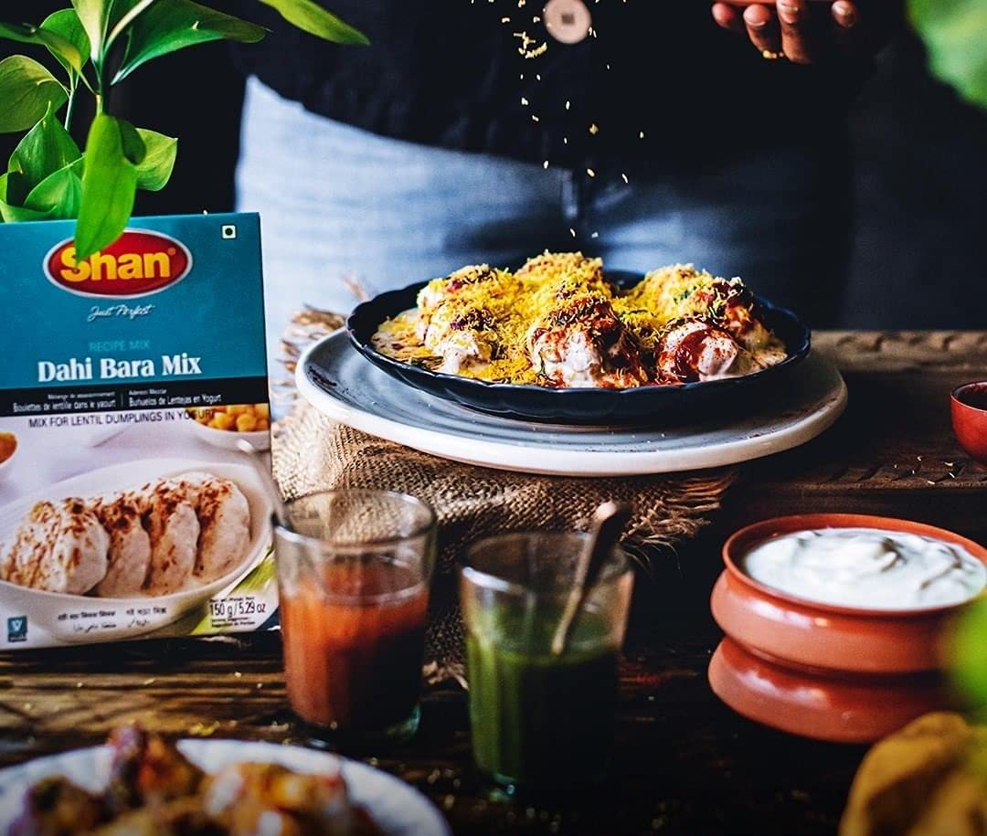 Shan Dahi Bara Chaat Seasoning Mix 1.76 Oz (50G) - Spice Powder Blend For Traditional Dumplings In Yogurt - Suitable For Vegetar