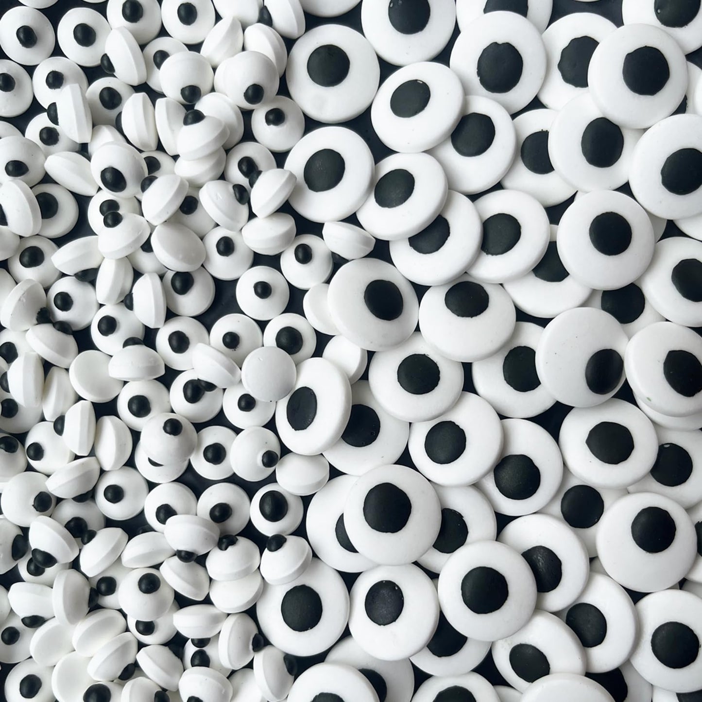 Weraru Candy Eyeballs Cake Toppers, 6.8 oz, Big & Small Eyeballs, Perfect for Birthday Party Decorations