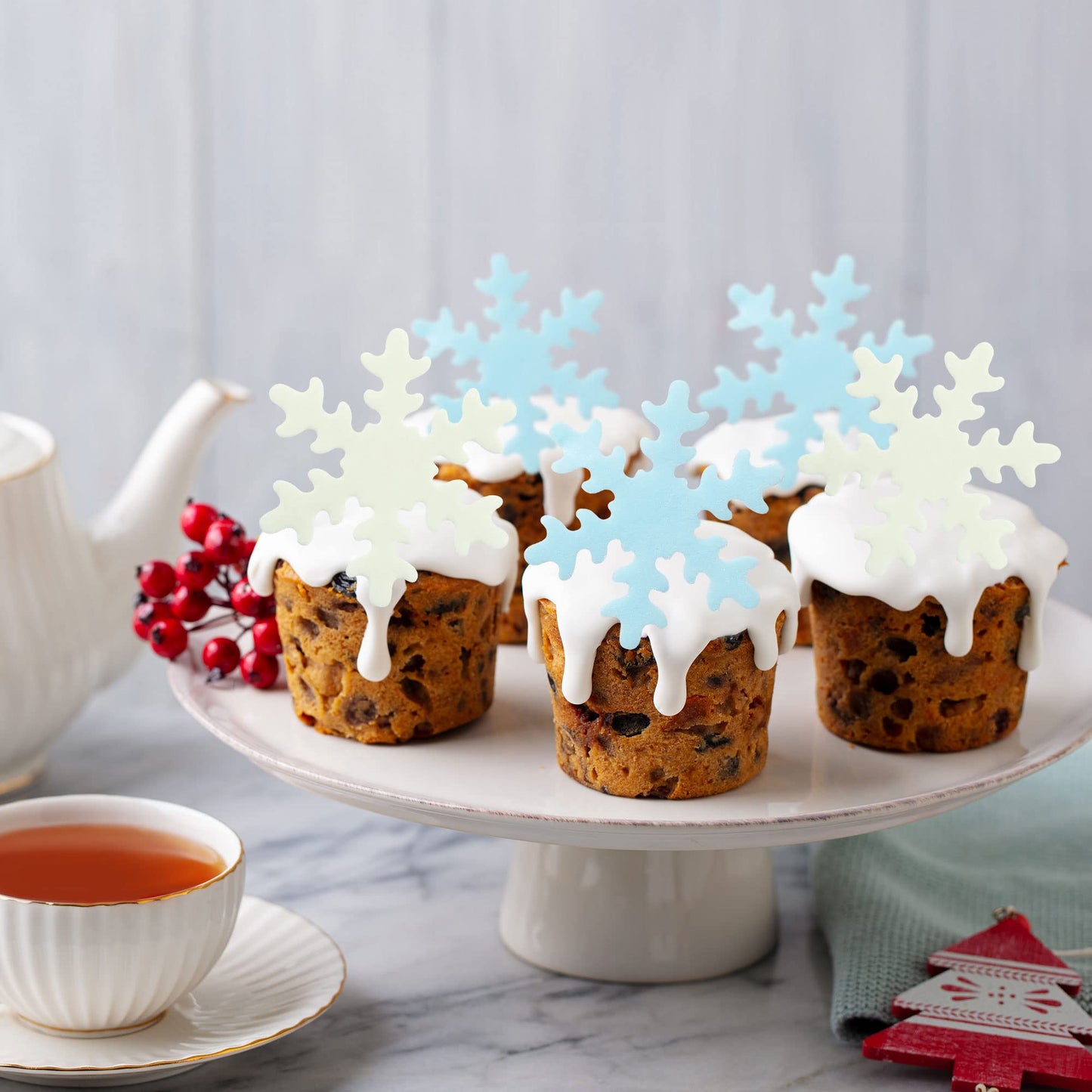 Gyufise Edible Cupcake Toppers 50Pcs Snowflakes Winter Party Supplies, Small, Blue White, Paper/Wafer