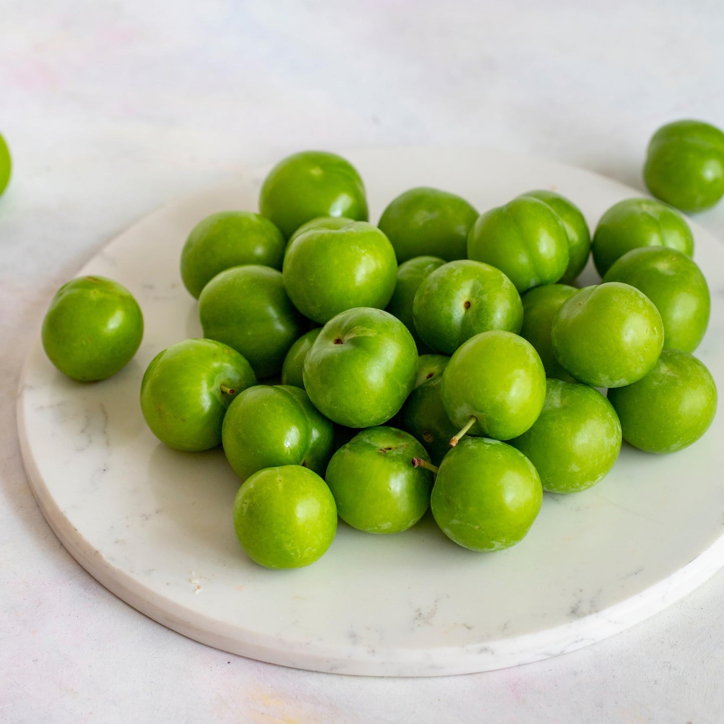 Fresh Sour Green Plum, Unripe Plums, Greengages, Erik, Goje Sabz, Can Erik (2 Lbs)
