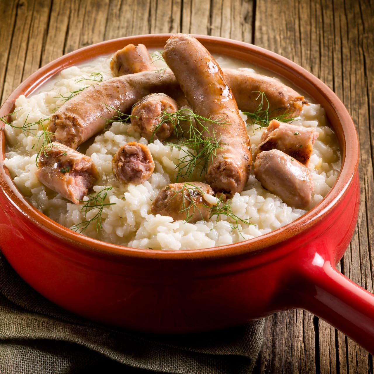 Hi Mountain Spicy malt-inspired Bratwurst Sausage Making Kit - Includes Seasoning, Cure, Hog Casings - 24.32 oz