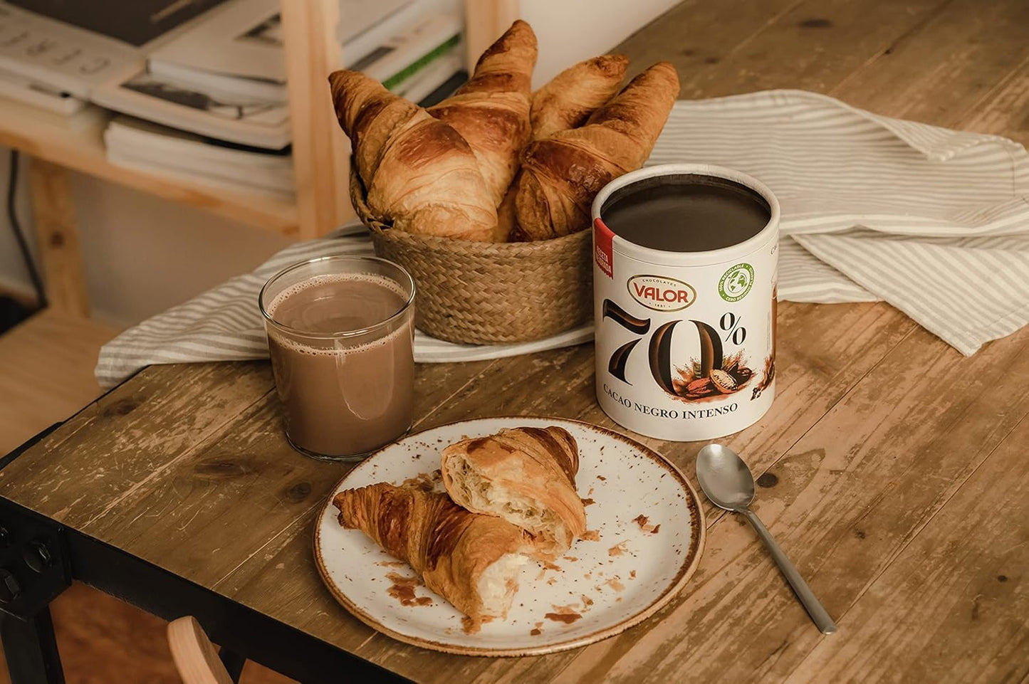 Valor. Intense Black Cocoa 70%. Cocoa mix for Hot Chocolate. 300g (10.58oz).