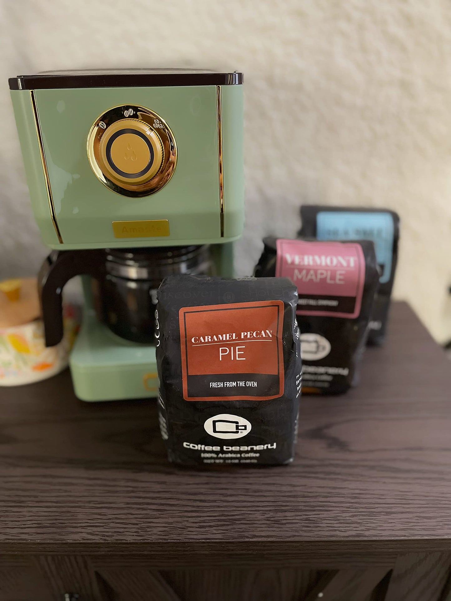 Caramel Pecan Pie Flavored Coffee, Specialty Arabica Coffee, Medium Roast, 12 Ounce, Whole Bean