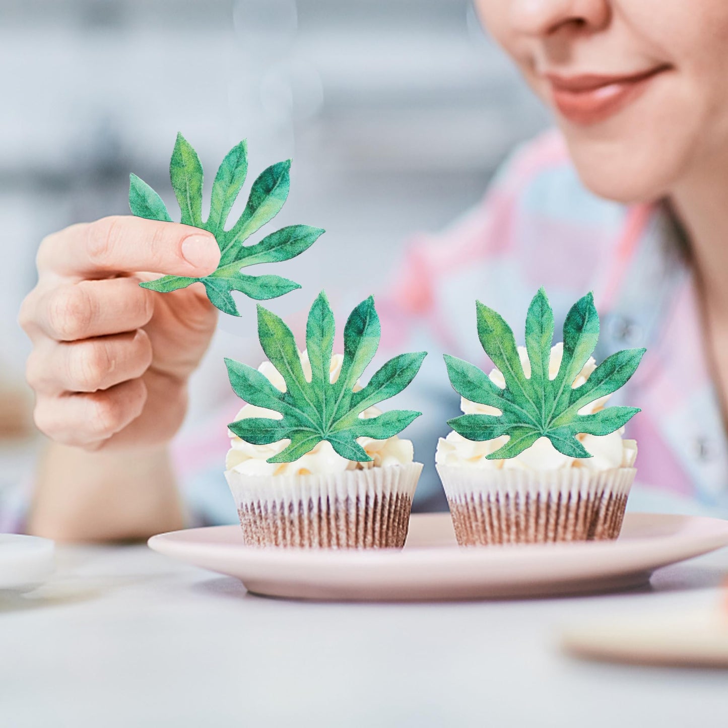 Rssta i 60 Pack Edible Cupcake Toppers - Rice Paper Green Leaves Decoration for Parties and Anniversaries, Design 4