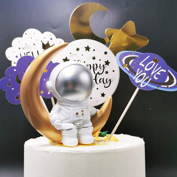 Sumerk Resin Astronaut Cake Toppers Outer Space Cake Toppers Spaceman Birthday Party Cake Decorations Astronaut Figurine Ornamen