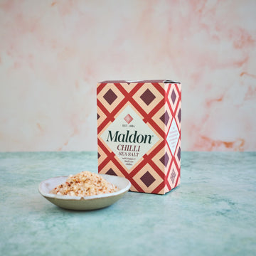 Maldon Chilli Sea Salt Flakes, Aleppo & Bird’s Eye Chillies, 100g Box, Unique Pyramid-Shaped Flakes