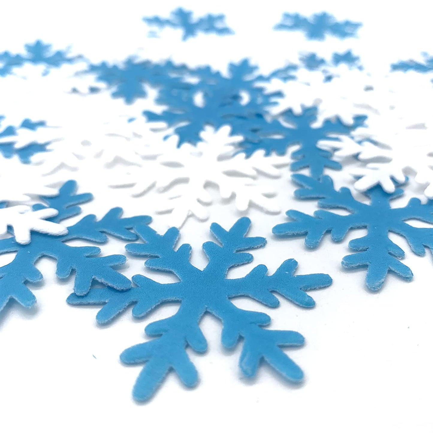 Weraru 50Pcs Edible Cake Toppers Snowflakes Christmas Winter Party Cupcake Decoration White And Blue