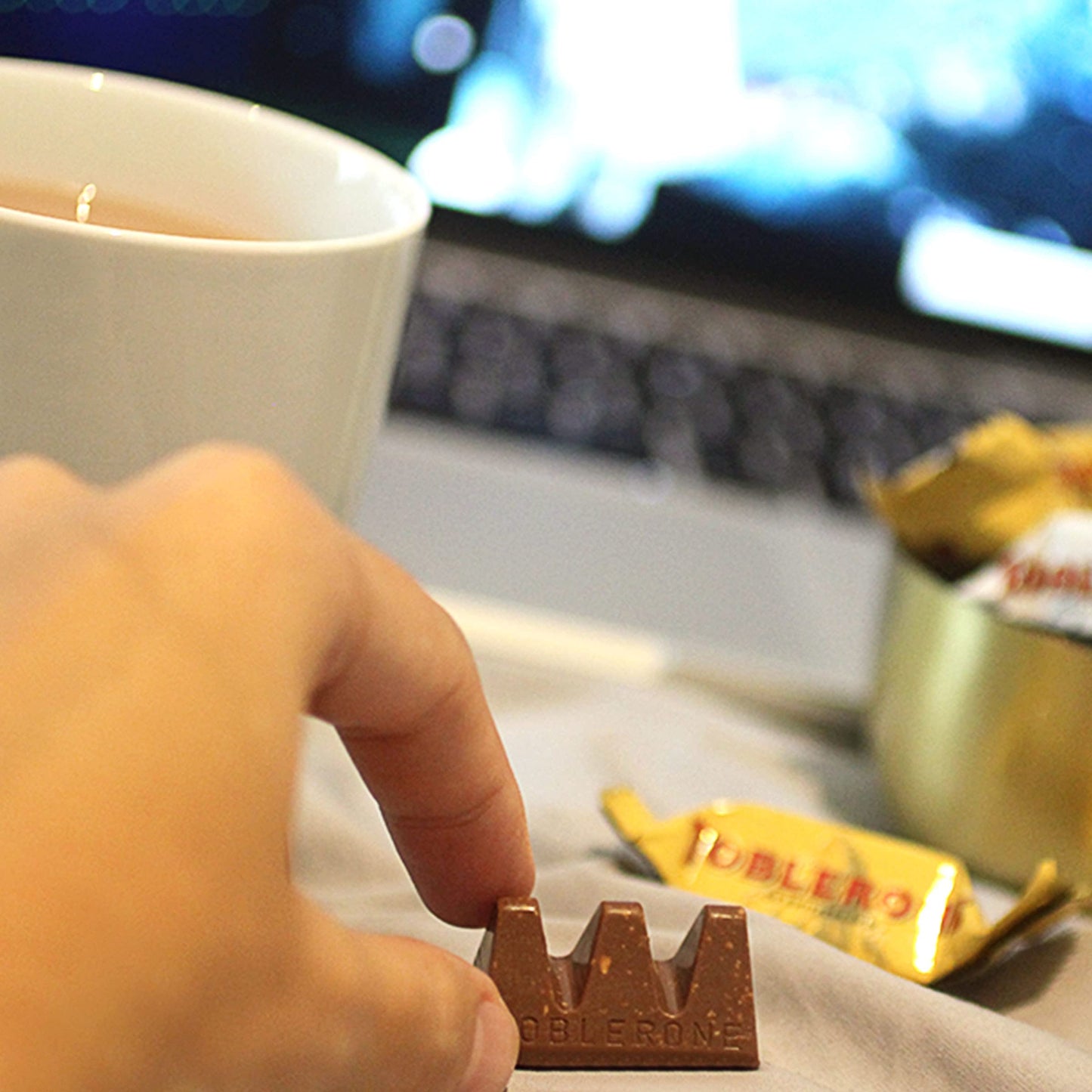 Tiny Toblerone Milk Chocolate Bars With Honey And Almond Nougat, 7.05 Oz (25 Pieces)