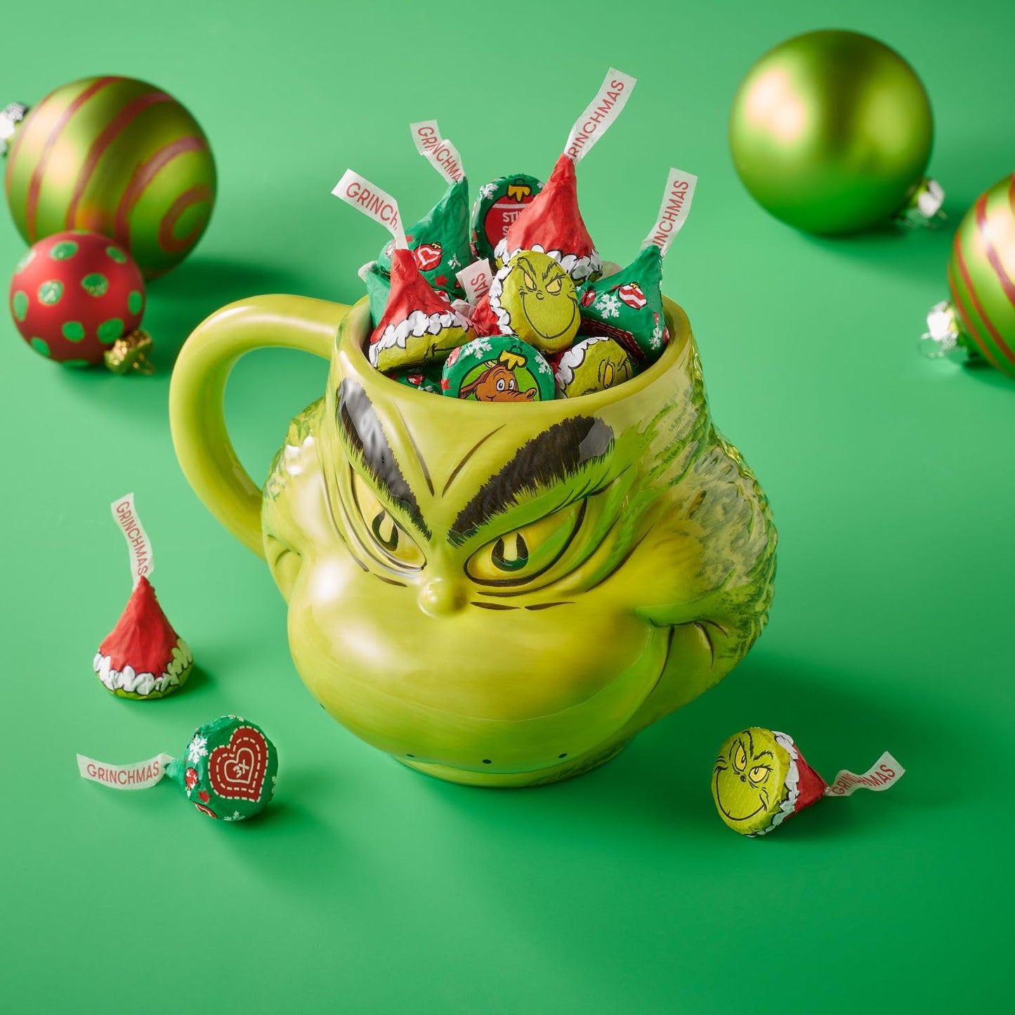 HERSHEYS KISSES Grinch Milk Chocolate Candy, Christmas, 2.08 oz Filled Plastic Cane