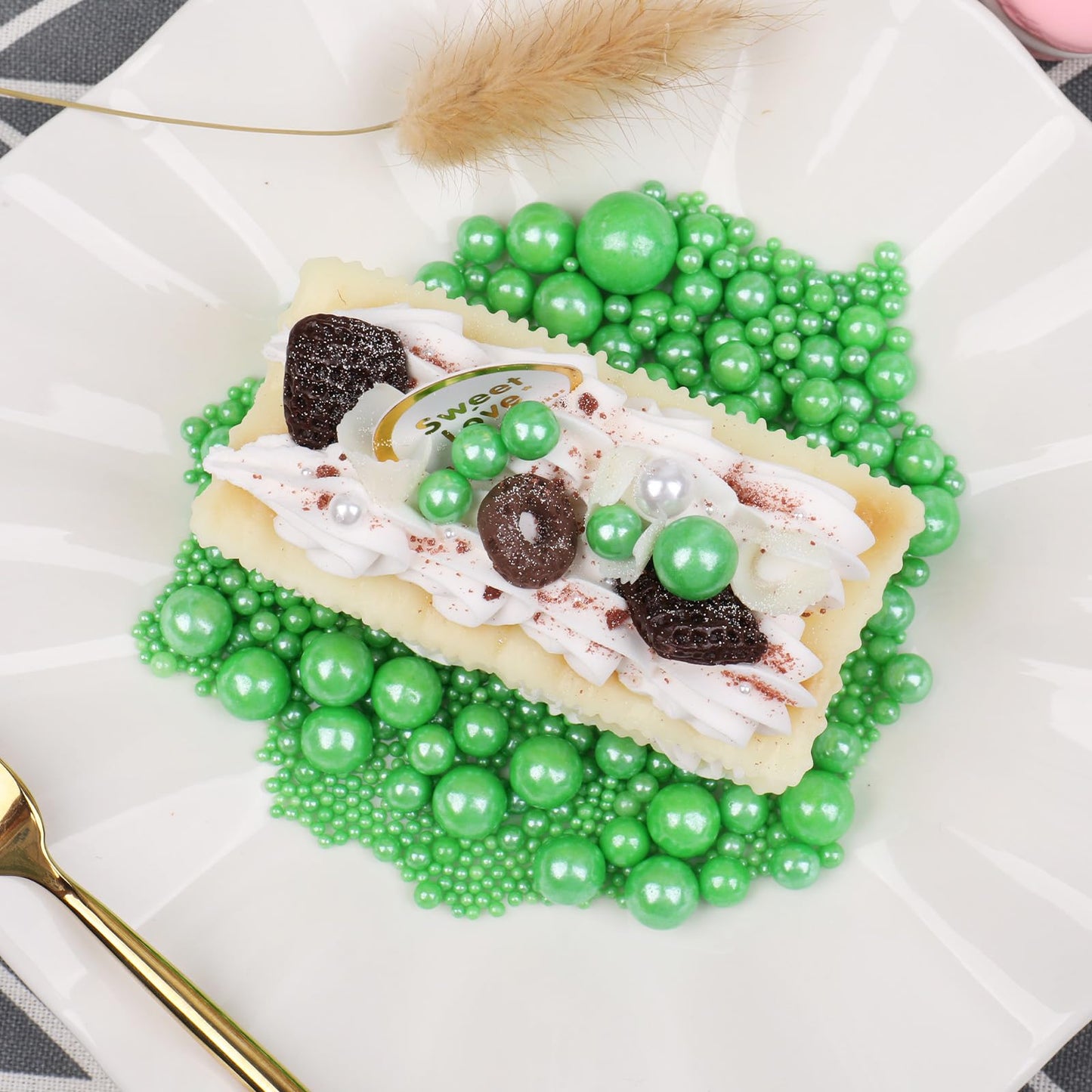 Green Sprinkles For Cake Decorating, 120G/4.23Oz Edible Green Pearl Sprinkles Mix, Sugar Candy Pearls For Baking, Cookie Decorat