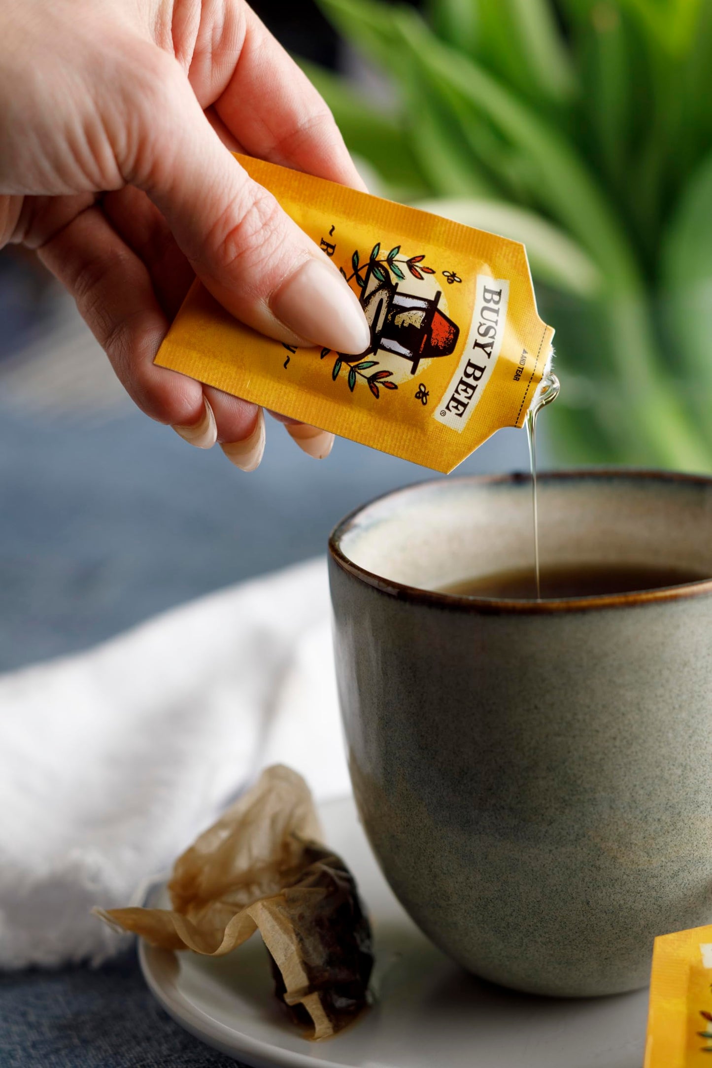 BUSY BEE Raw Unfiltered Honey To-Go Packets, 40 Packets, USA Wildflower Honey, 0.20 Fl Oz Each