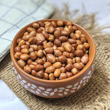 Naturalee Peanuts, With Skin Spanish Peanuts 2 lbs - Roasted & Salted - Heart Health, High Protein