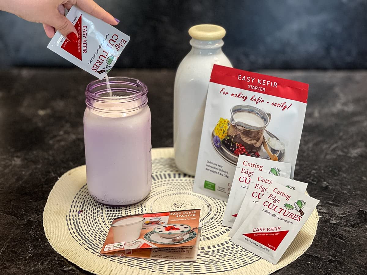 Cutting Edge Cultures Easy Kefir Starter Culture, 4 Pack, 20g, White, Model CEC-Starter-Culture-Kefir-1box