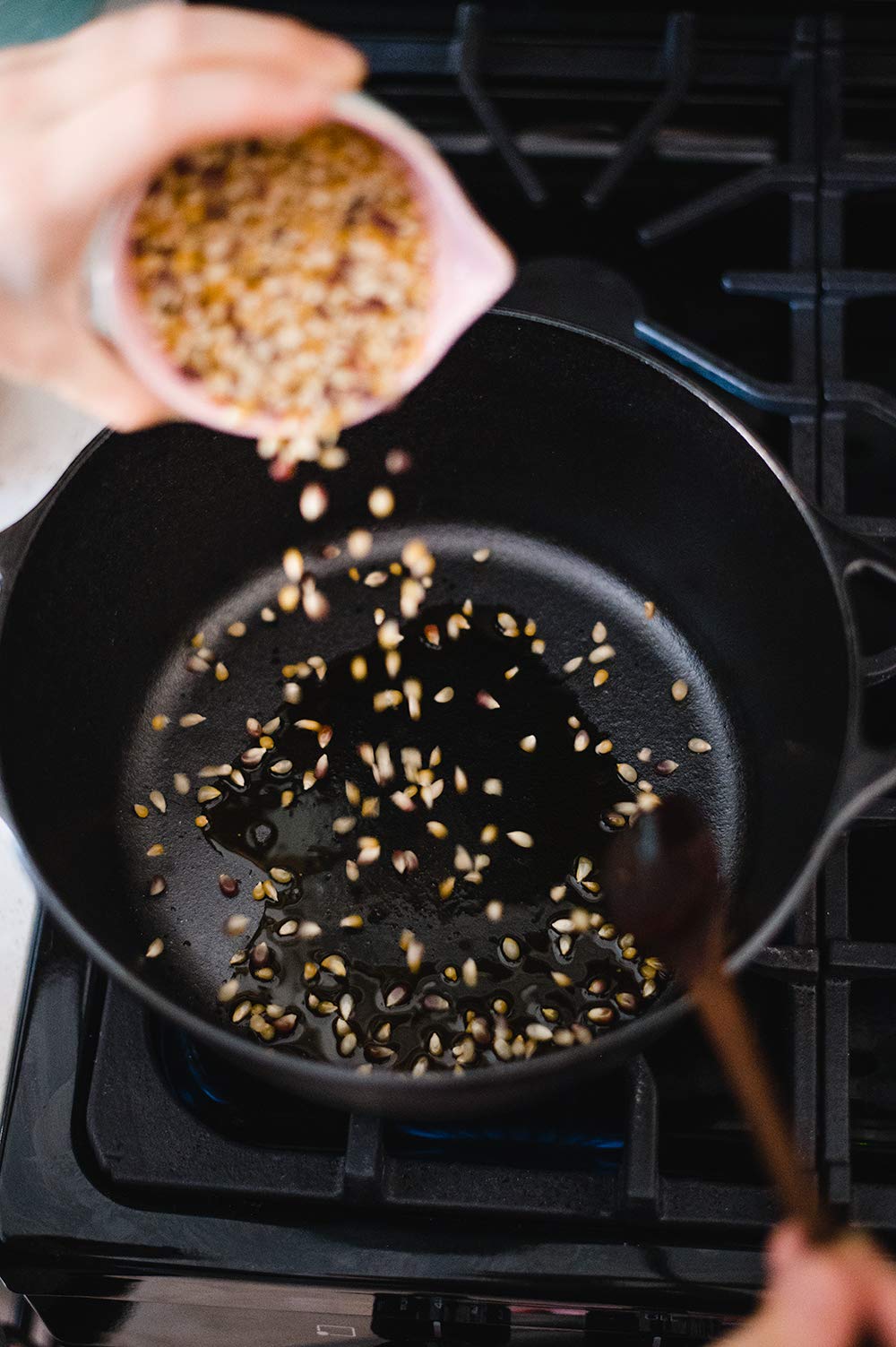 Amish Country Popcorn Peanut Oil - Non-GMO, Gluten Free, Kosher - 1 Gallon